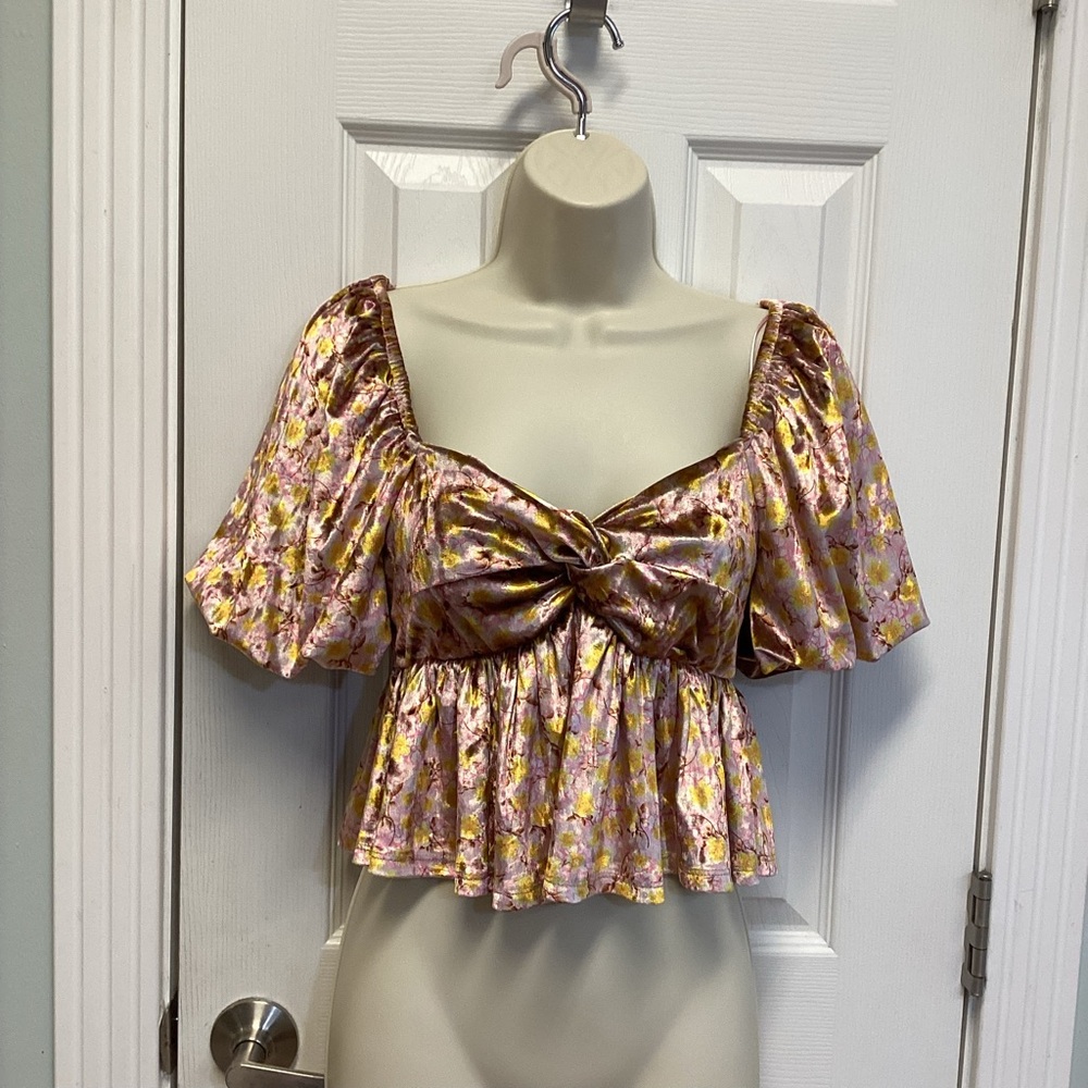 Free The Roses SZ XS Women’s Floral Velvet Twisted Baby Doll Top Peplum - Picture 2 of 8